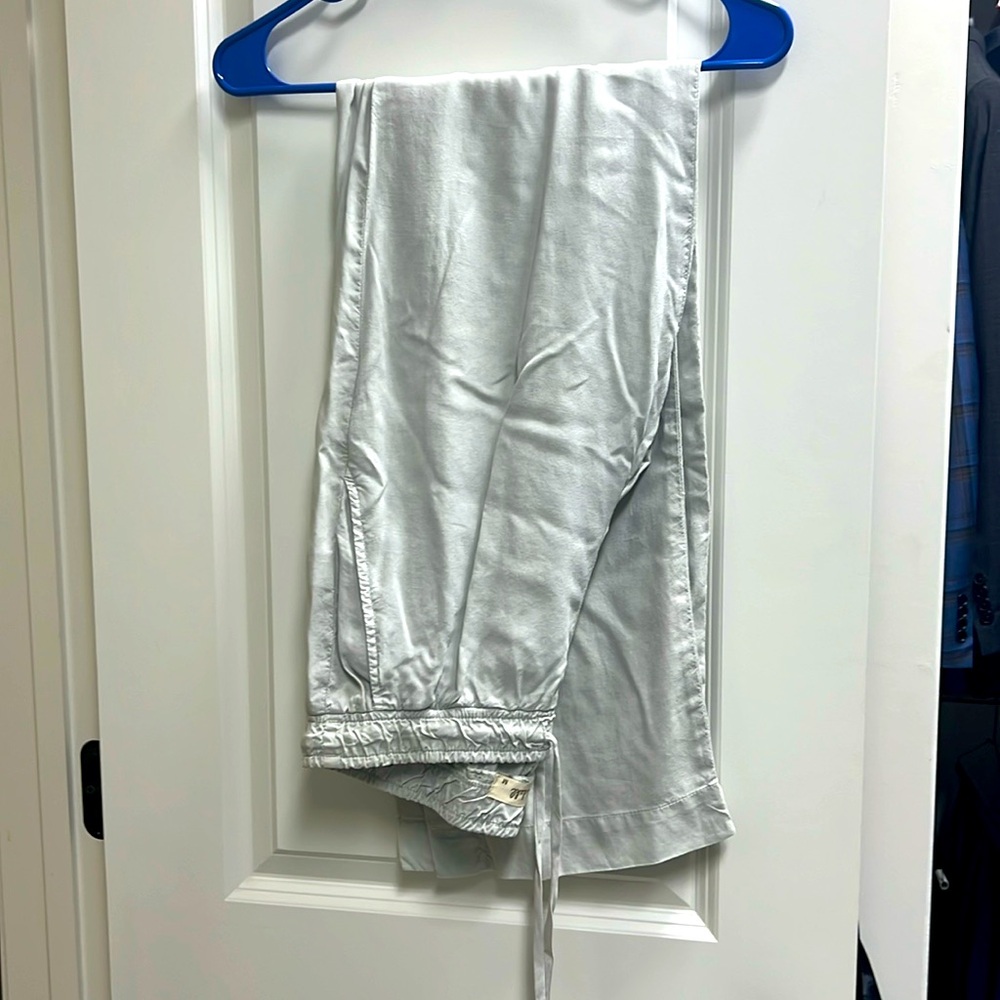 Bella Dahl women’s pants size medium in light grey